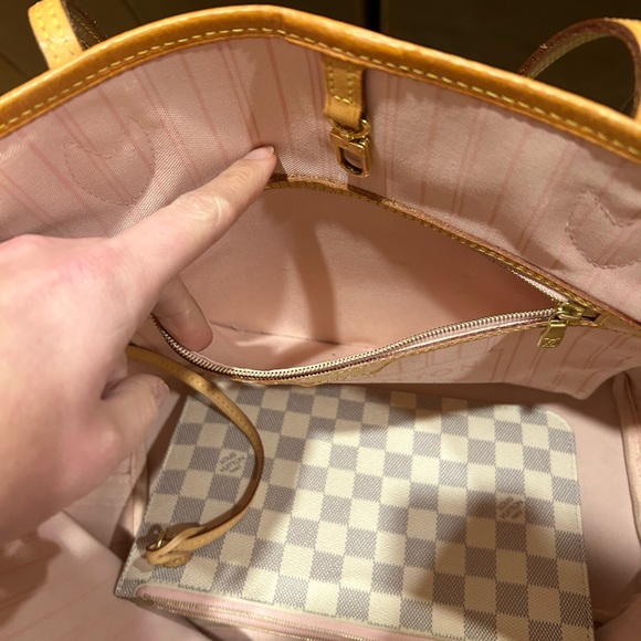 Louis Vuitton Neverfull MM - Picture 7 of 14
